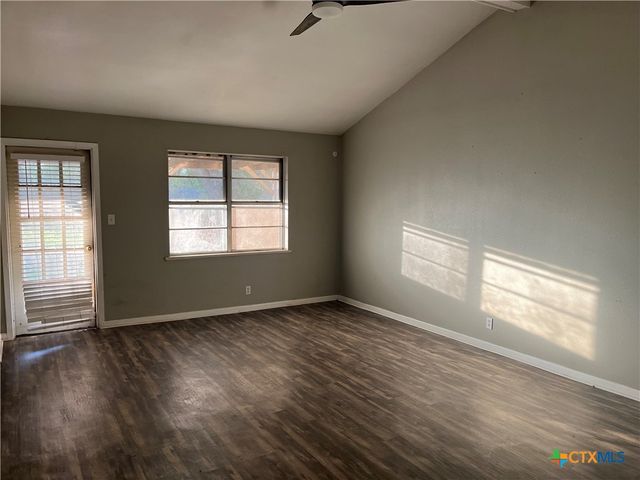 709 Pheasant Drive, Victoria, TX 77905