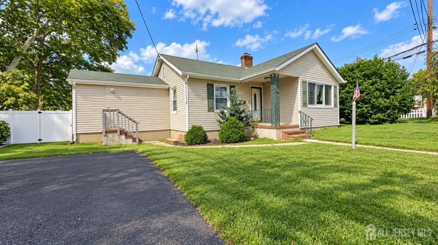 11 Pershing Avenue, Sayreville, NJ 08872