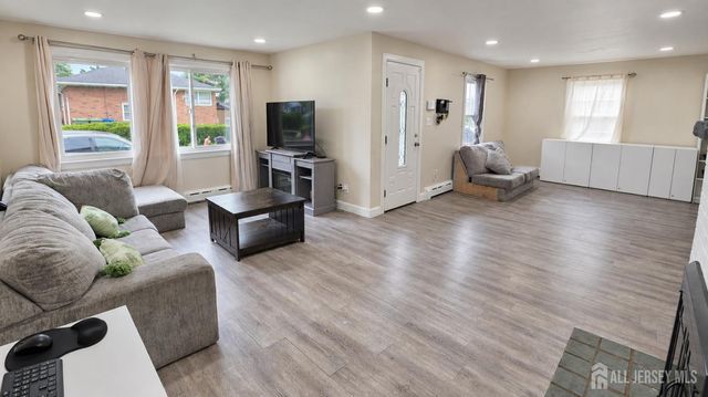 11 Pershing Avenue, Sayreville, NJ 08872