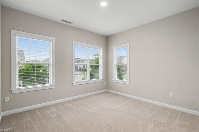 4209 Kenton LN, Virginia Beach, VA 23456