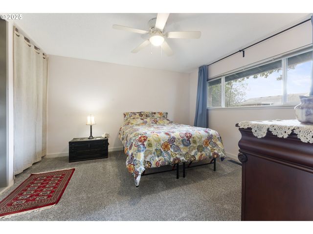 11760 Sw KING GEORGE Dr, Portland, OR 97224