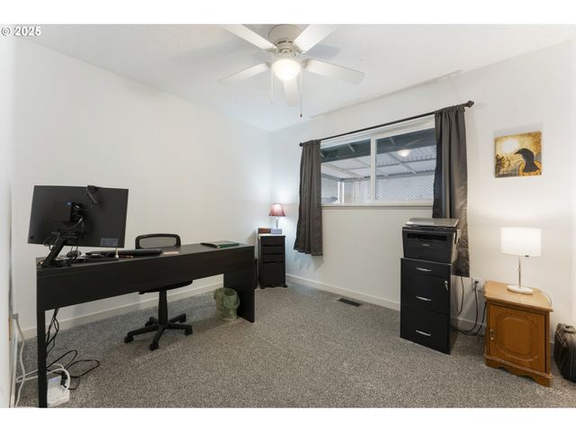 11760 Sw KING GEORGE Dr, Portland, OR 97224