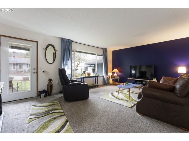 11760 Sw KING GEORGE Dr, Portland, OR 97224