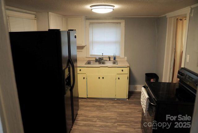 121 Martin Street, Ellenboro, NC 28040