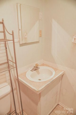 121 Martin Street, Ellenboro, NC 28040