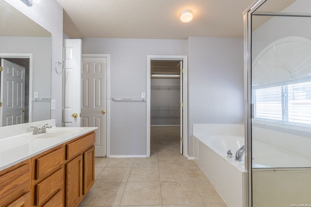 8918 Burnt Path, Helotes, TX 78023