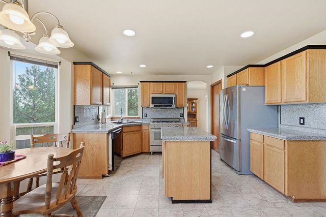 7706 N Cedar Rd, Spokane, WA 99208