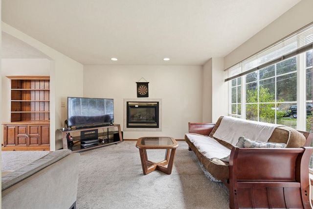 7706 N Cedar Rd, Spokane, WA 99208