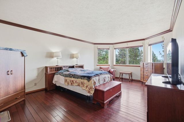 7706 N Cedar Rd, Spokane, WA 99208