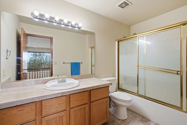 7706 N Cedar Rd, Spokane, WA 99208