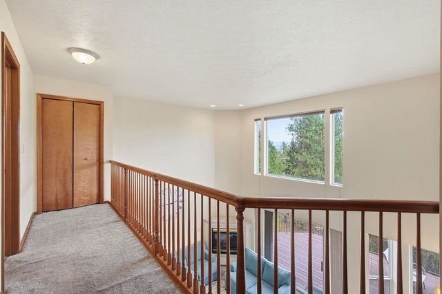 7706 N Cedar Rd, Spokane, WA 99208
