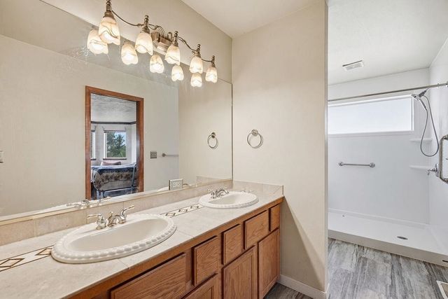 7706 N Cedar Rd, Spokane, WA 99208