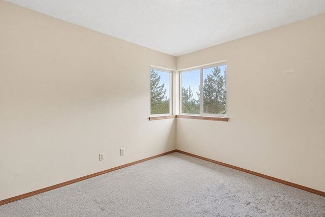 7706 N Cedar Rd, Spokane, WA 99208