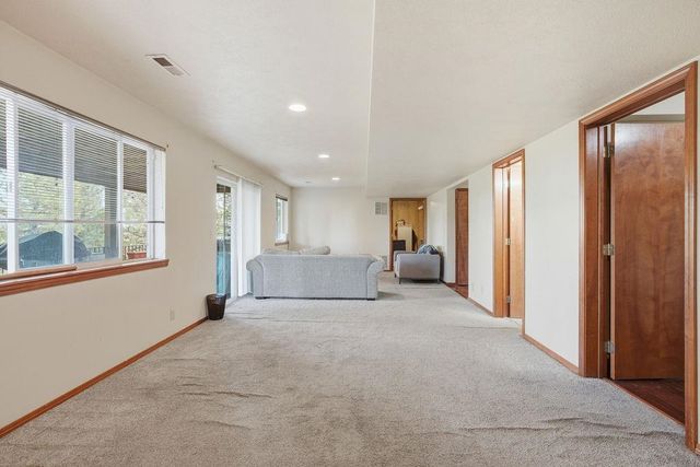 7706 N Cedar Rd, Spokane, WA 99208