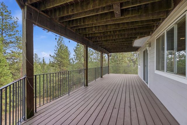 7706 N Cedar Rd, Spokane, WA 99208