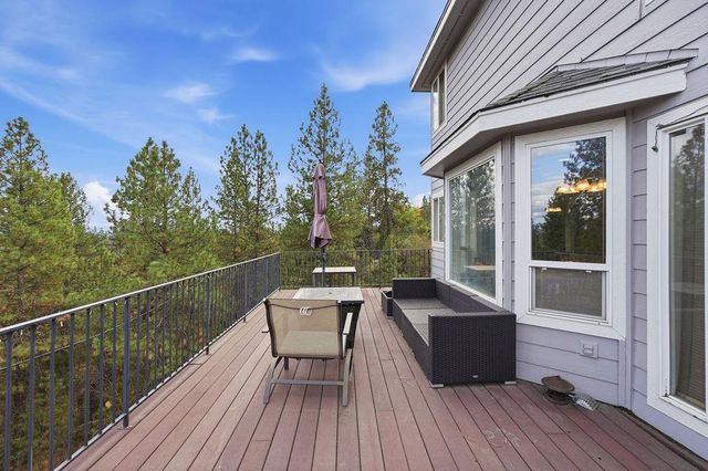 7706 N Cedar Rd, Spokane, WA 99208