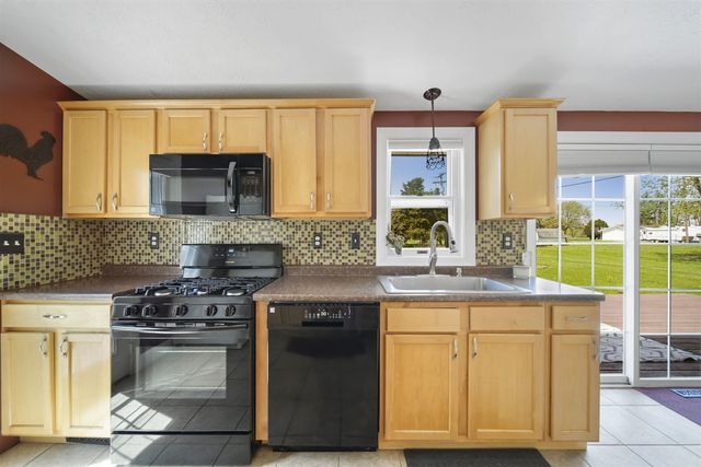 186 Harris Drive, Cement City, MI 49233