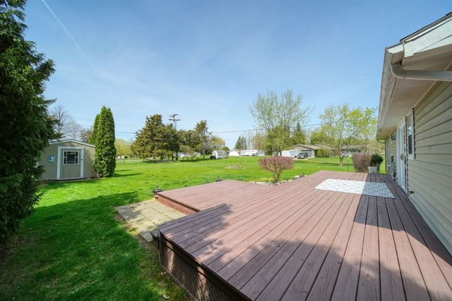 186 Harris Drive, Cement City, MI 49233