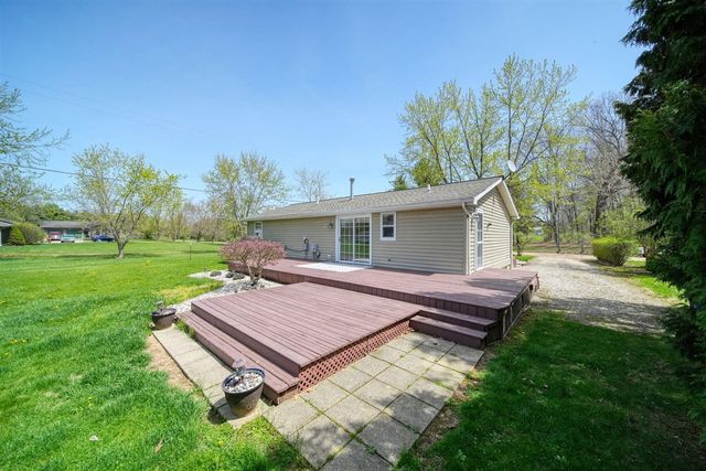 186 Harris Drive, Cement City, MI 49233