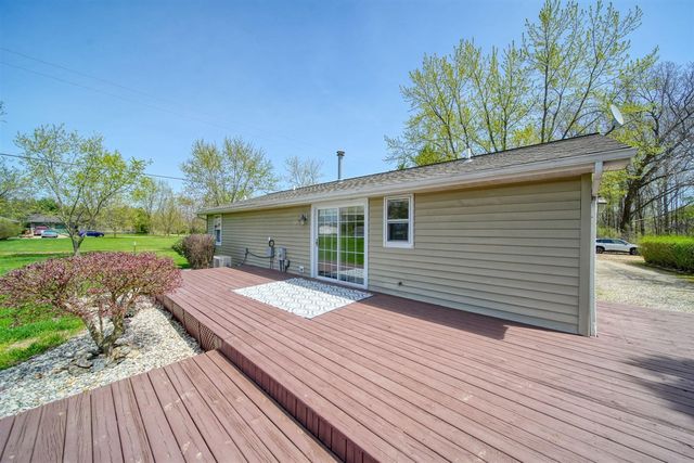 186 Harris Drive, Cement City, MI 49233