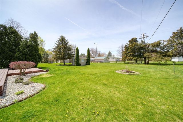 186 Harris Drive, Cement City, MI 49233