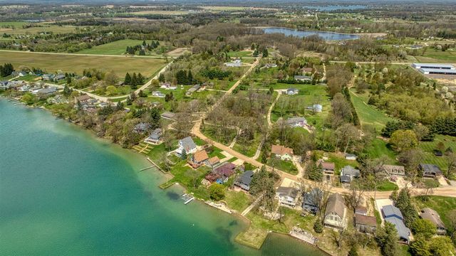 186 Harris Drive, Cement City, MI 49233