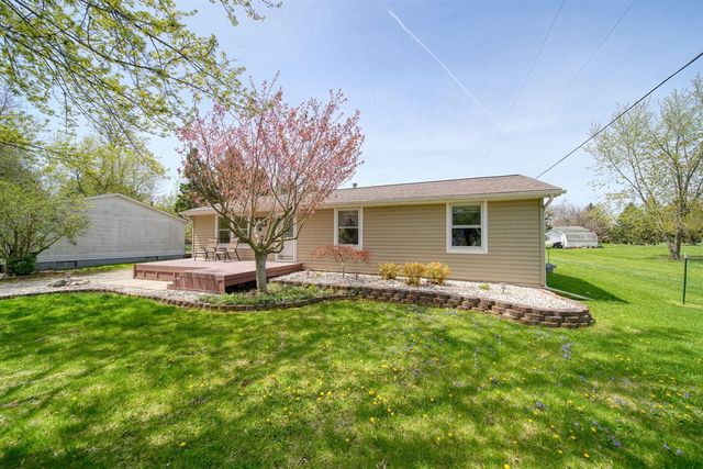 186 Harris Drive, Cement City, MI 49233