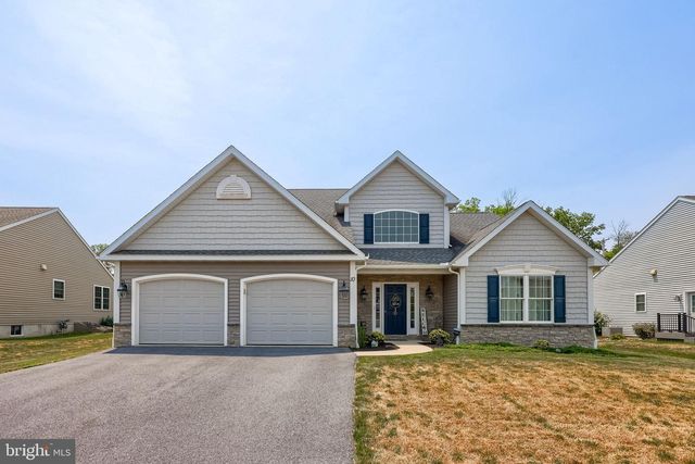 10 MERGANSER DR, Reading, PA 19608