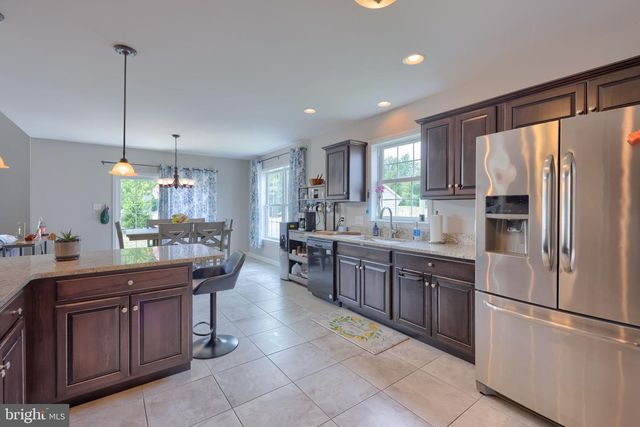 10 MERGANSER DR, Reading, PA 19608