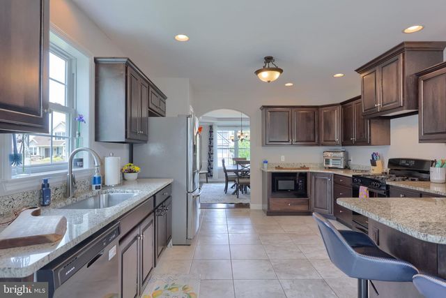 10 MERGANSER DR, Reading, PA 19608