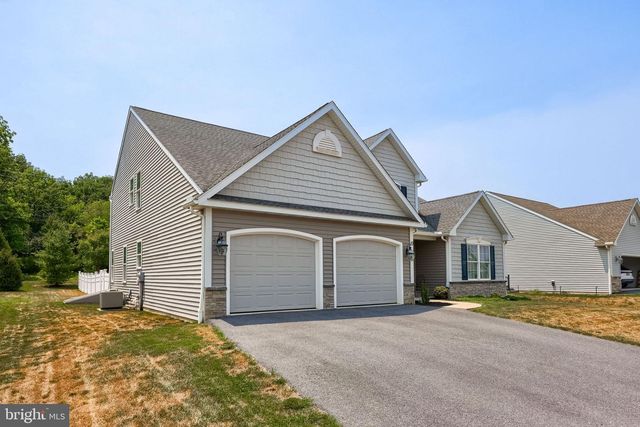 10 MERGANSER DR, Reading, PA 19608