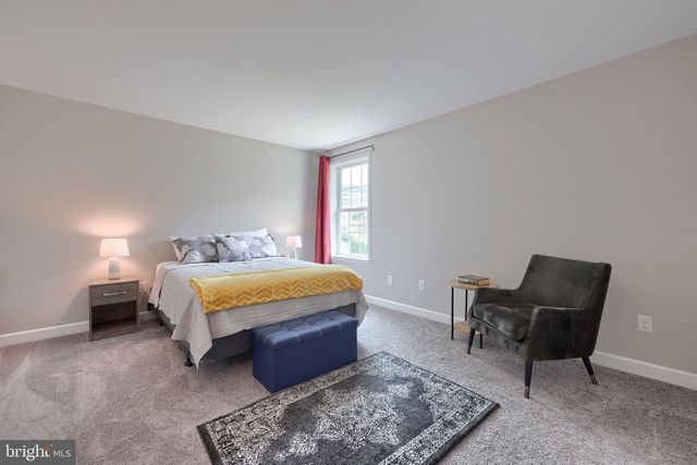 10 MERGANSER DR, Reading, PA 19608