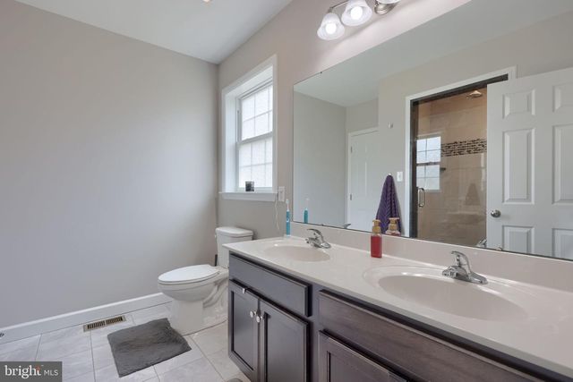 10 MERGANSER DR, Reading, PA 19608