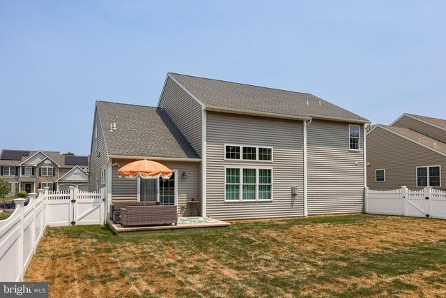 10 MERGANSER DR, Reading, PA 19608