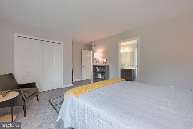10 MERGANSER DR, Reading, PA 19608