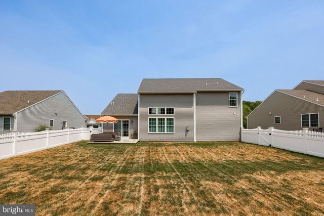 10 MERGANSER DR, Reading, PA 19608