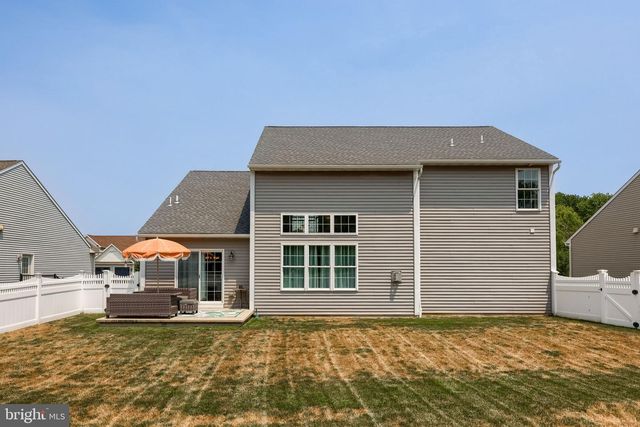 10 MERGANSER DR, Reading, PA 19608
