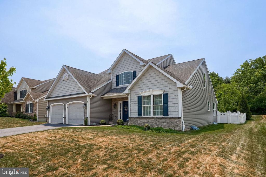 10 MERGANSER DR, Reading, PA 19608