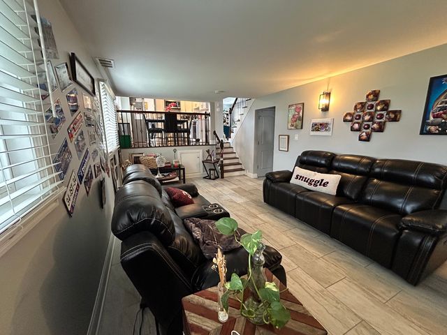 16625 Kenwood Avenue, South Holland, IL 60473