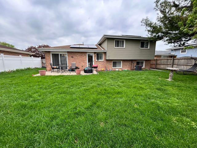 16625 Kenwood Avenue, South Holland, IL 60473