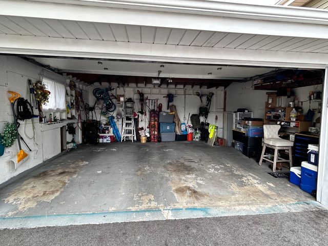 16625 Kenwood Avenue, South Holland, IL 60473