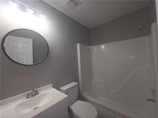 5008 Christian CIR, Virginia Beach, VA 23464