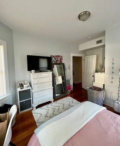 42 Moseley St 2, Boston, MA 02125