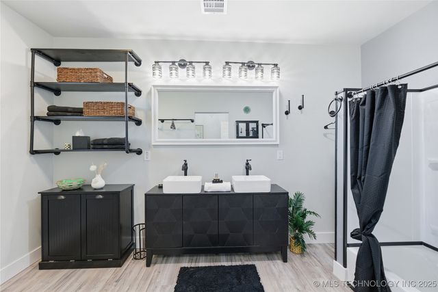 1001 S Broadway Street, Skiatook, OK 74070