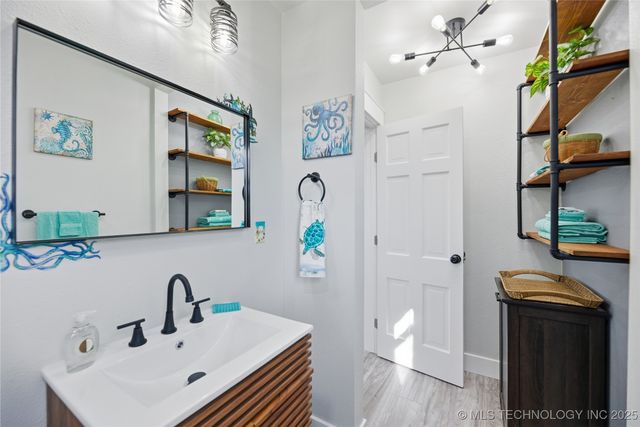 1001 S Broadway Street, Skiatook, OK 74070