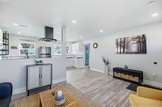 1001 S Broadway Street, Skiatook, OK 74070