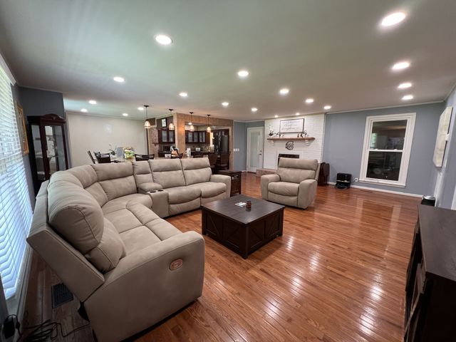 215 Maple Way, Mount Juliet, TN 37122