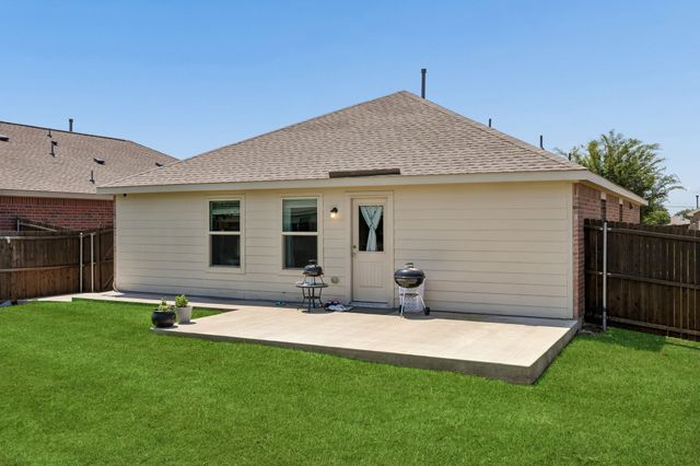 1806 River Crossing Drive, Anna, TX 75409
