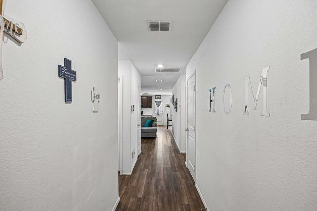 1806 River Crossing Drive, Anna, TX 75409