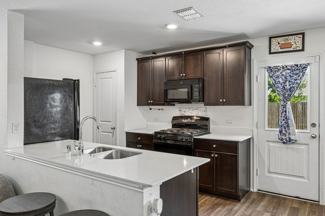 1806 River Crossing Drive, Anna, TX 75409